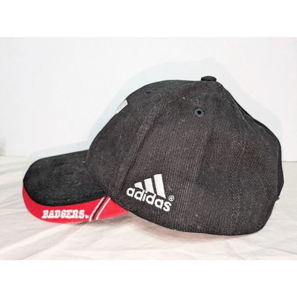 Wisconsin Badgers NCAA Adidas Embroidered Team Logo Red Black Adjustable Cap Hat - Picture 4 of 7